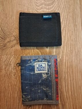 DAKINE Tri-fold palm tree print wallet & HEMPY’S Black bi-fold Men’s Wallet Set